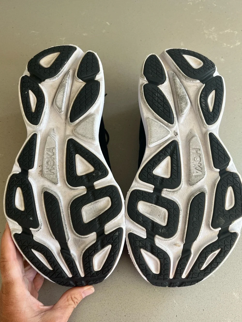 Hoka One One Bondi 8 Women’s Running Shoes Black White 10 B